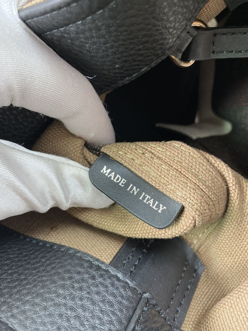 Bv*b*rry hobo bags